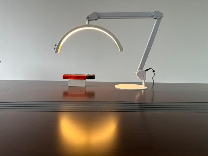 מנורה מקצועית בצבע לבן - Pro LED Light