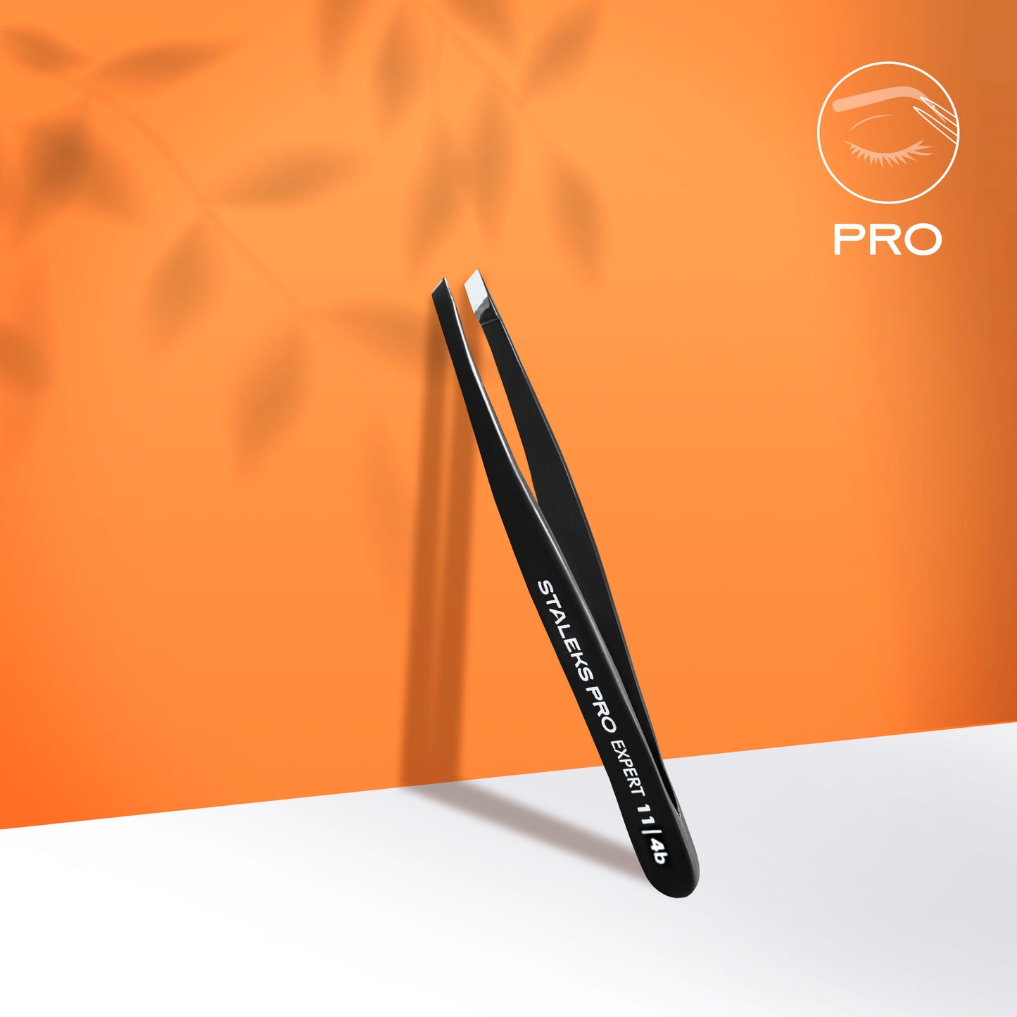 פינצטה לגבות שחורה EXPERT 11 TYPE 4b (קצה צר אלכסוני)